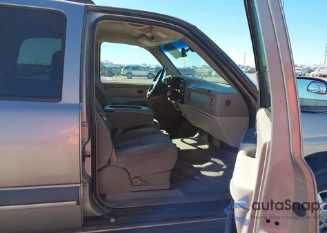 2003 Chevrolet Tahoe Ls z USA, uszkodzony, nr VIN 1GNEC13Z53R240522